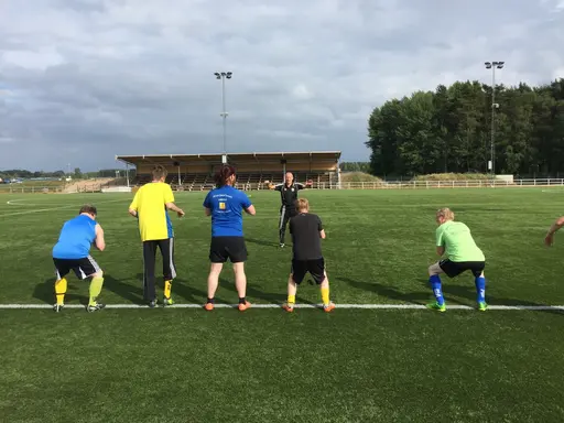 Vi 12 som tränade i onsdags körde lite hårt fys, det var gött !