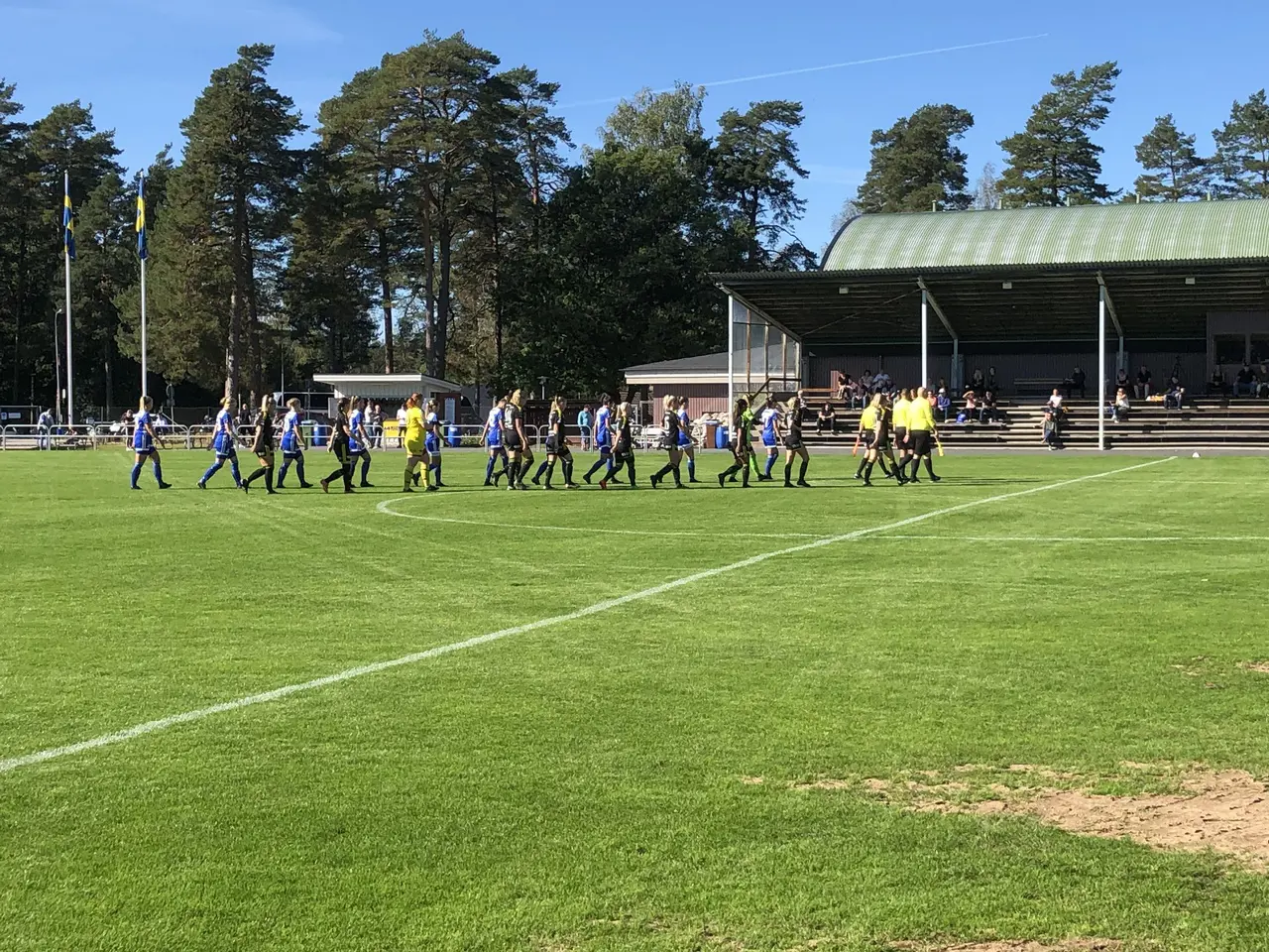 Inmarsch på Örby IP