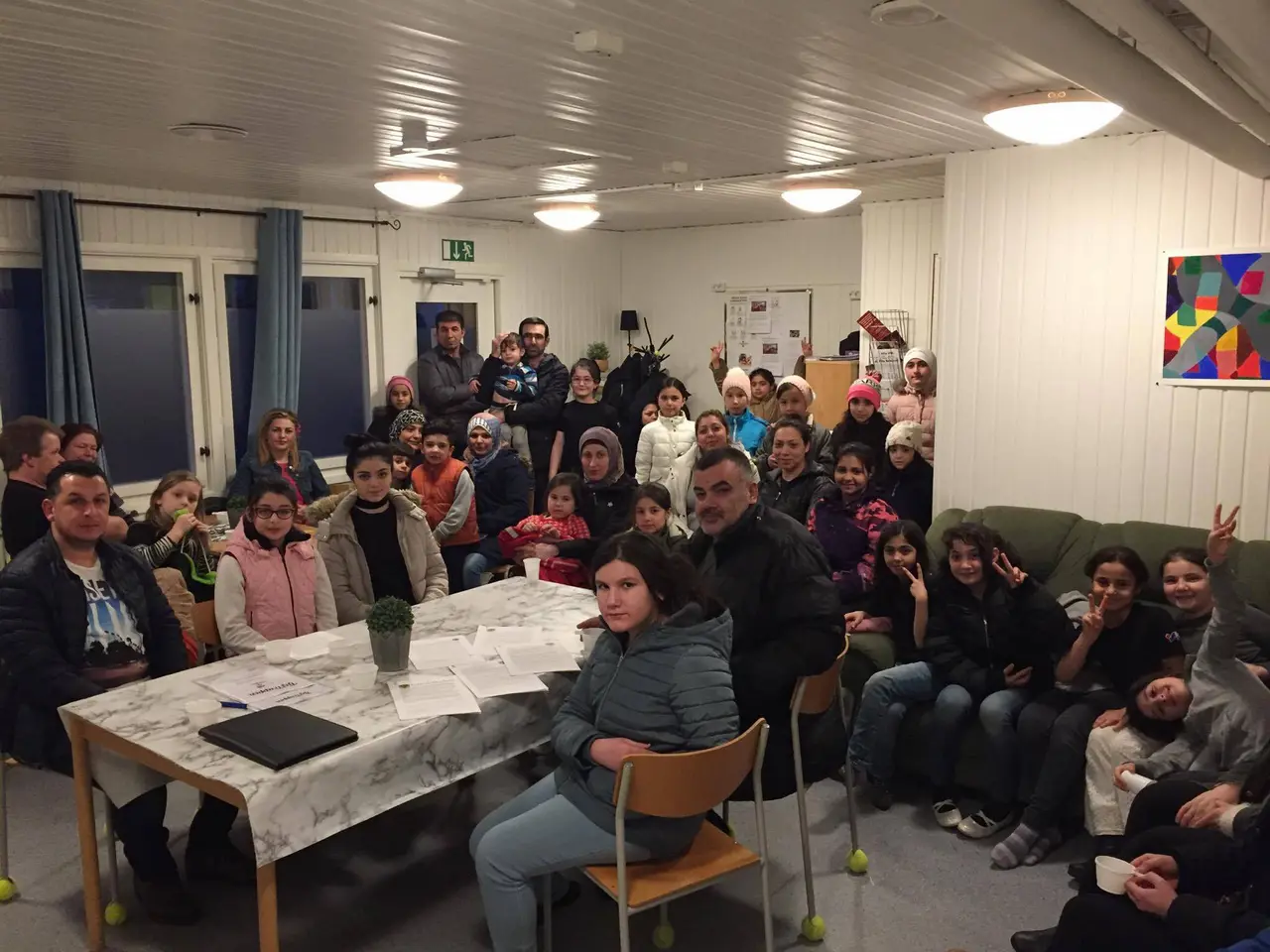 Några av de 40-50 deltagarna på gårdagens möte i Bullerbyn.