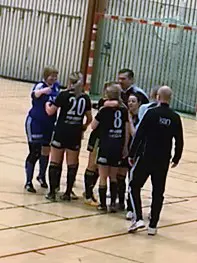 Kicki Rödin i duell som hon vinner och glatt gäng