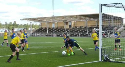foton tagna av Tryggve Ericsson under pågående fotbollsskola