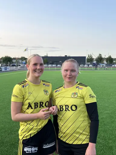 Att vinna derbyn är viktigt och kul, grattis till de viktiga målen Klara och Julia Wirsen