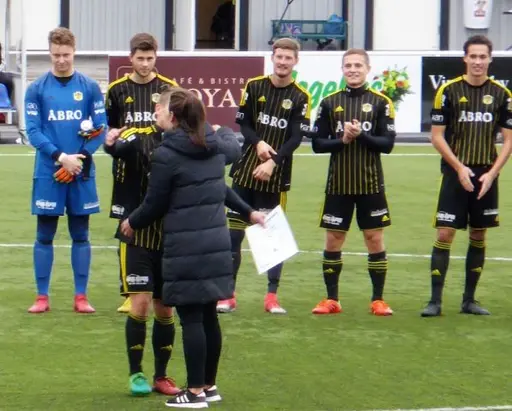 bilder från dagens utdelning, Cornelia Lindgren (barnbarn till Bernt) delade ut priset till Markus Ahl