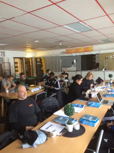 Teori i föreningslokalen