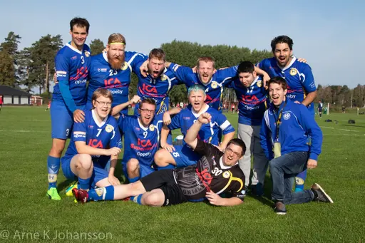 de fem segrarna i de fem divisionerna presenteras här Växjö, Tellus, Harg, Carlstad och Västervik, foto av Arne Johansson
