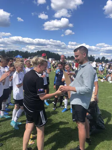 Bilder från tillfället för prisutdelningen under lördagens Bullerby Cup. GRATTIS MARTINA ANDERSSON