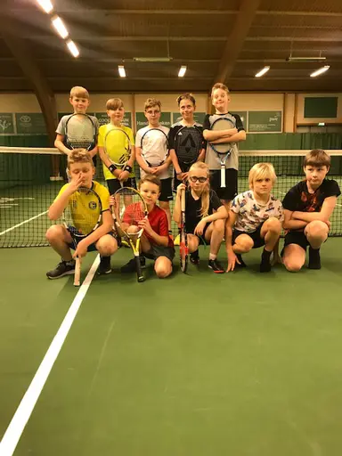 Bild på deltagarna från sportlovslägret