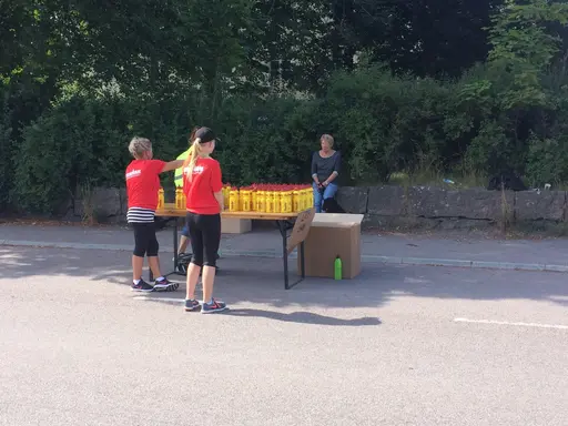 Folkfest i Byn, RIK hjälper till med trafikvakteri samt en dryck/energidepå.