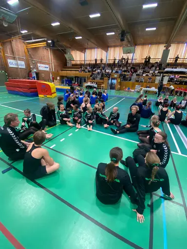Härliga bilder från terminens tävlingar och kick-off.