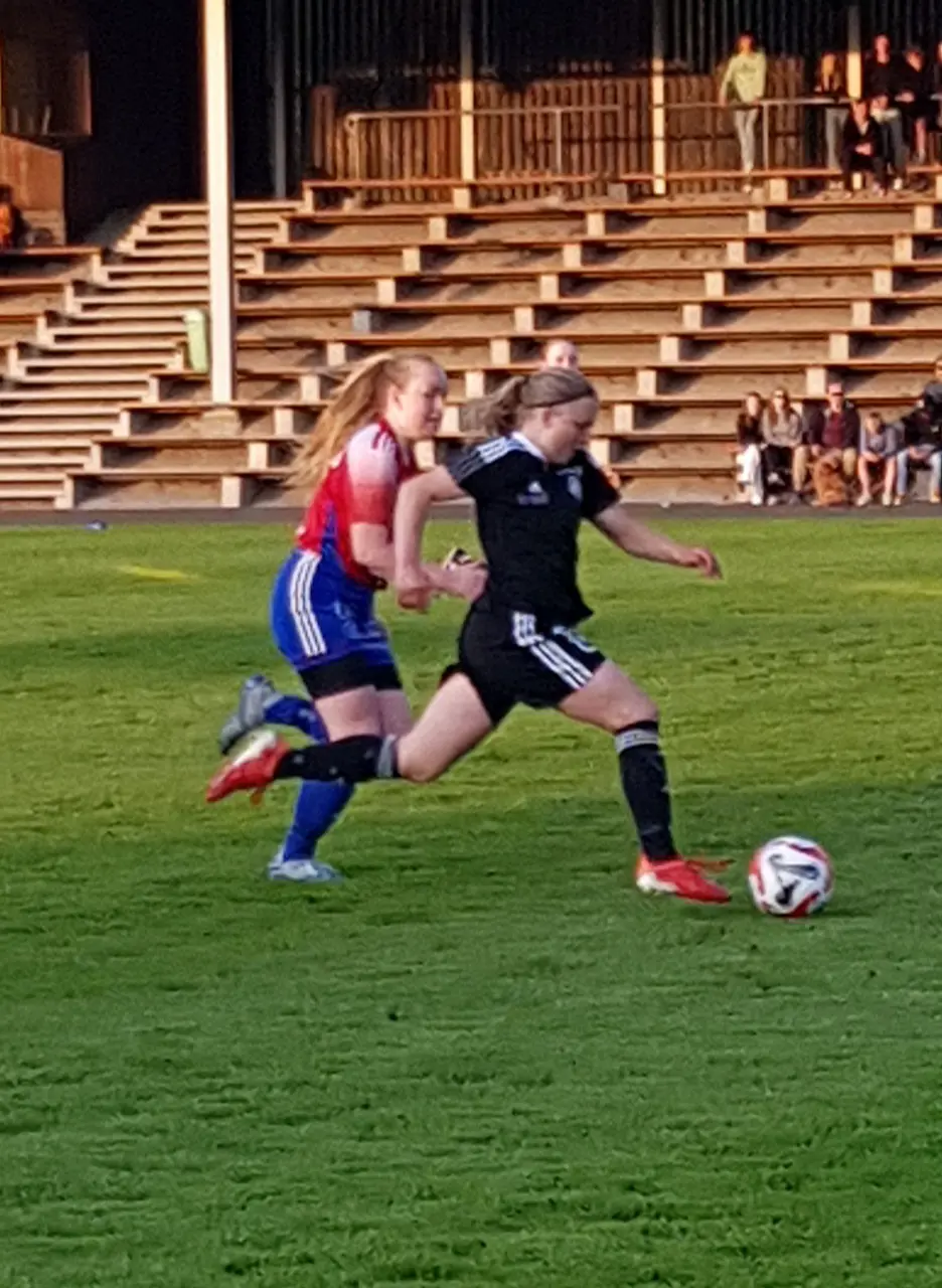 Rävåsen från Karlskoga var steget före Arvika Fotboll.