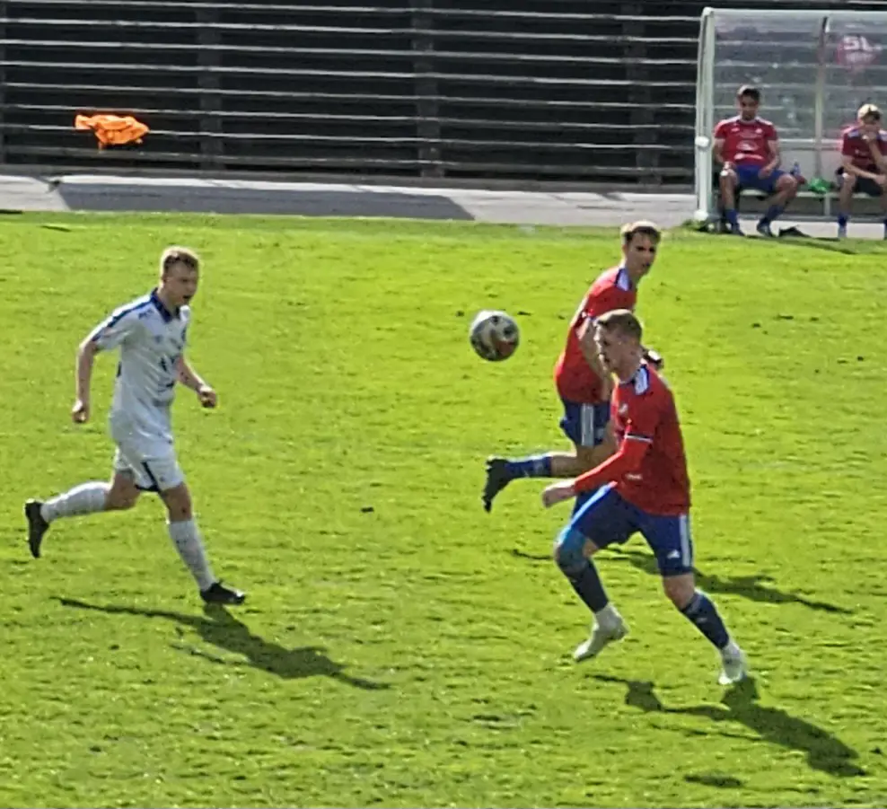 Mikael Ek gjorde ett inhopp i andra halvlek, tillbaka efter lång rehab på en knäskada.