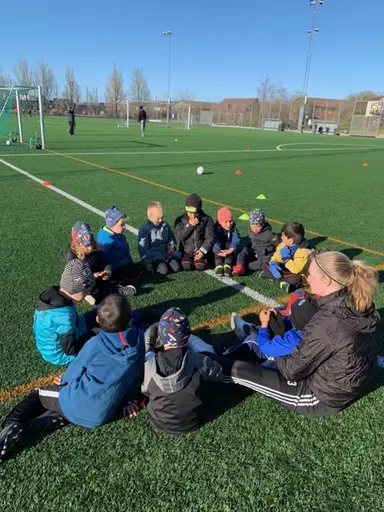 Frida Lilja, Maja Sundqvist och Olivia Rudevi tar över som tränare för lag 2015/2016