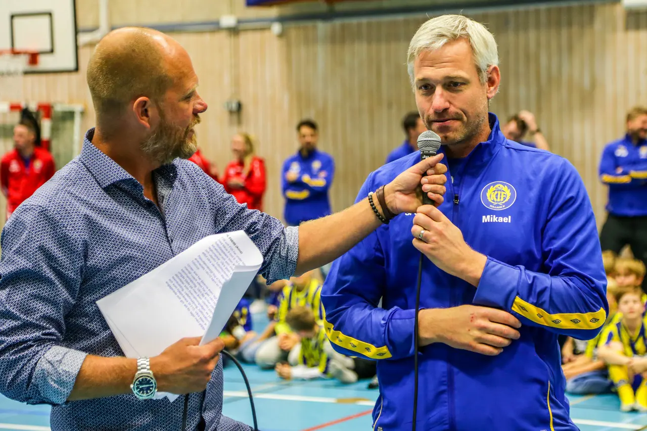 Mikael Almqvist mångårig ledare och profil i klubben intervjuas av superproffsige Johan Anderberg
