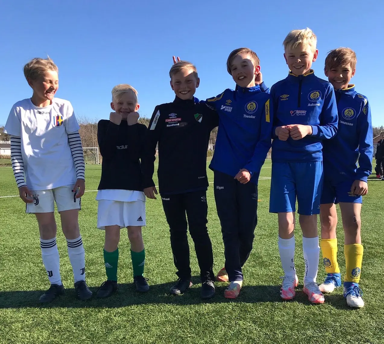 Såhär roligt var det när spelare från olika klubbar möttes på våra camper förra året!