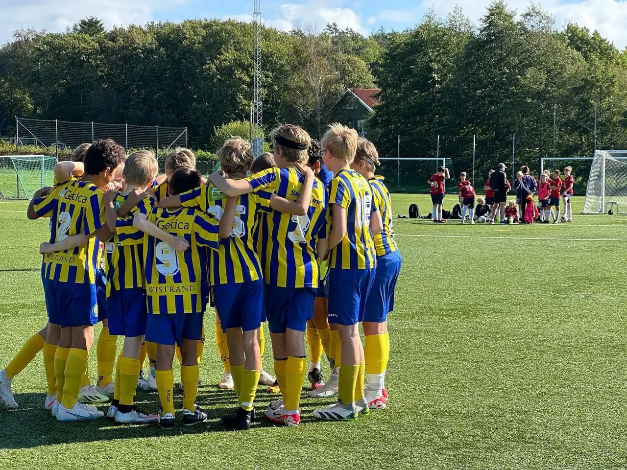 P11 fick besök av Öis (foto Jonas Sköld)