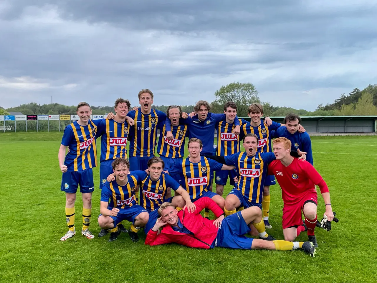 Segerglädje efter 3-1 mot Laholm. (Foto Petra Thorén)