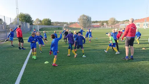 Uppvärmning med specialisttränare Mikael