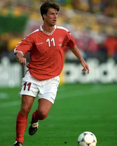 lillebror Brian Laudrup var en av stjärnorna vid EM-guldet 1992. Kattlikt elegant.