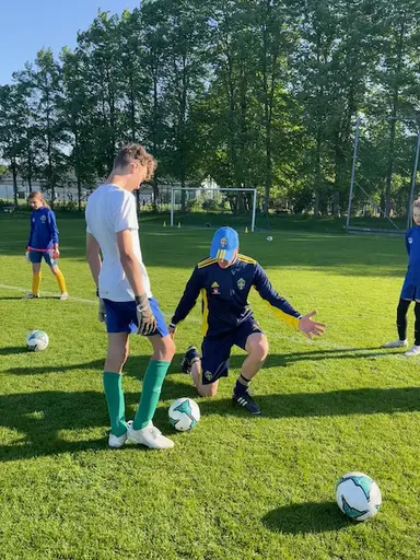 Målvakter pojkar och flickor 12-13 år.