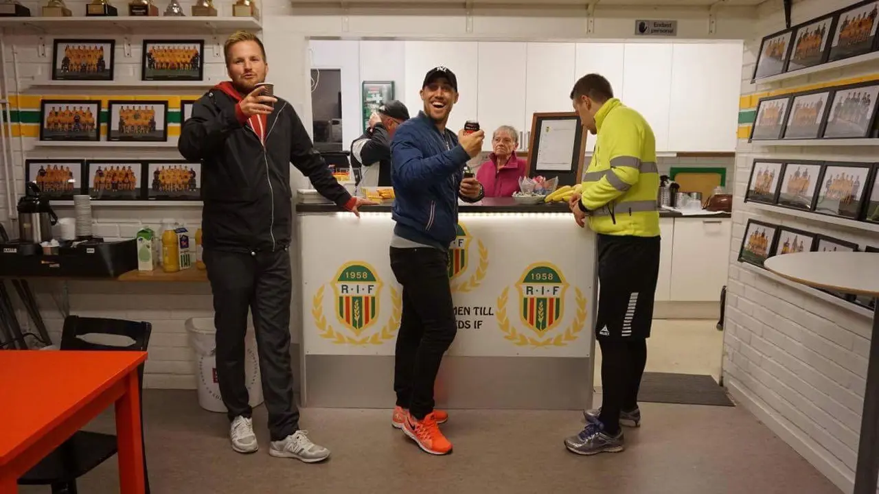 Actionbild från cafeterian under pausvilan på gårdagens A-lagsmatch