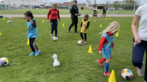 Härliga bilder på våra minsta flickstjärnor i HIF ❤️💙