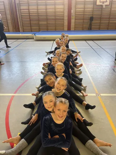 Tjejtrupp 2011 och Tjejtrupp 2010 - RegionSexan. Superfin tävling!