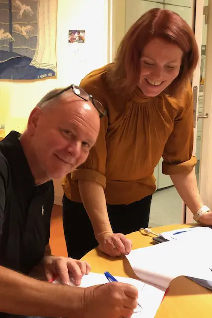 Tillträdande föreningskonsulent Bengt Sandberg och Tygelsjö IKs kassör Karin Thunström