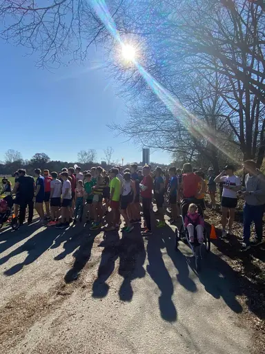 Bra uppslutning i samband med Haga Parkrun där Rickard Pell både sprang och höll föredrag. Foto: Haga Parkruns Instakonto resp Patrik Engström från föreläsningen