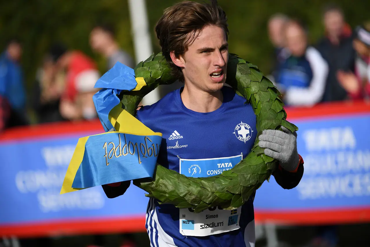 Simon vann ädsta juniorklassen! Foto DECA Text & Bild
