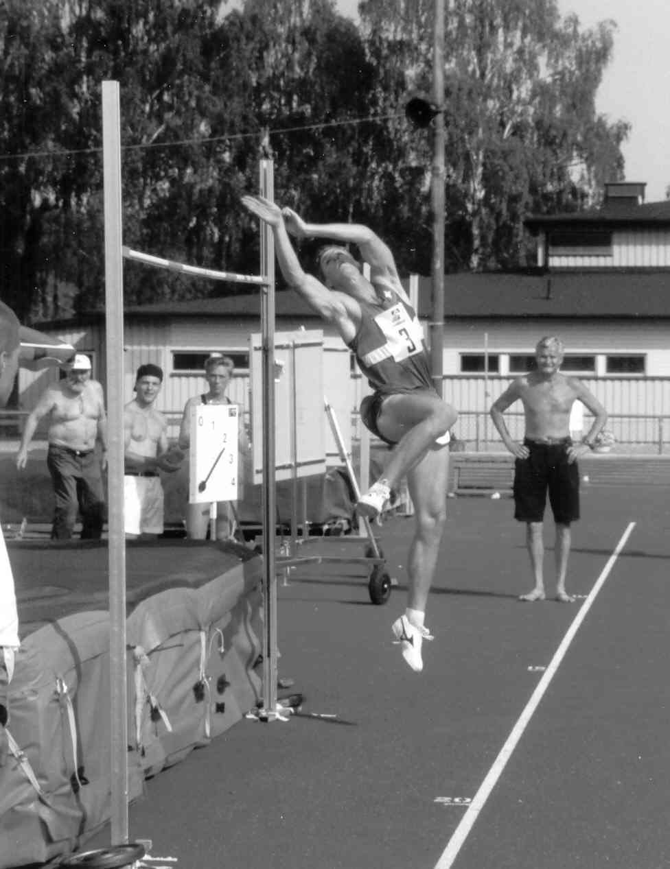 En gång i tiden var Michael Hoffer en lovande mångkampare (bland annat 2 SM-guld i tiokamp). I helgen är han med på IVSM