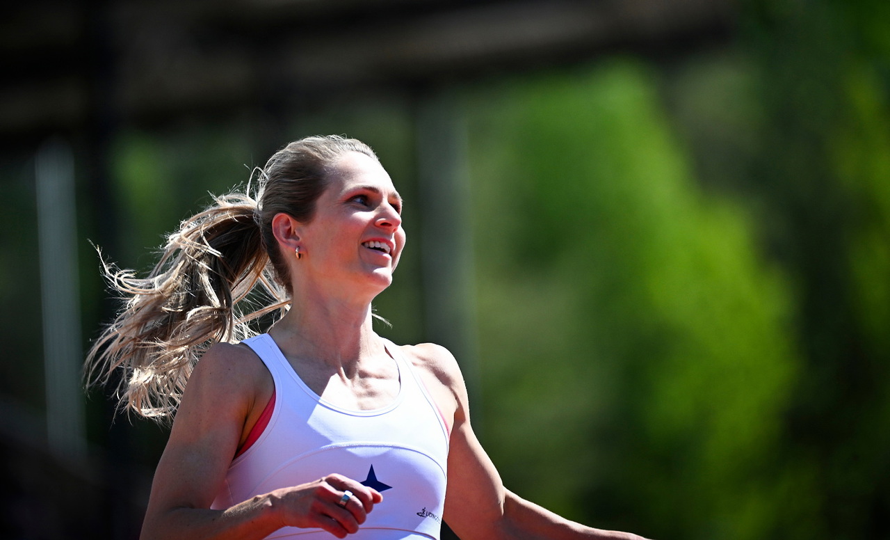 Sara Wiss har drag under galoscherna. Nu senast klart under 12 och bara 10 hundradelar från personliga rekordet. Foto: DECA