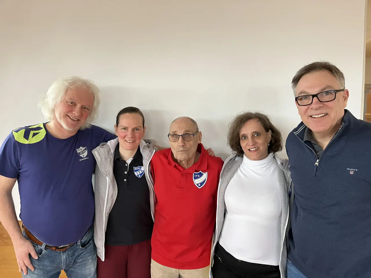 Johan Johansson, Ieva Sargautyte, Orvar Blomberg (hedersordförande), Eva Blomberg (ordförande) och Niklas Isaksson utgör fem åttondelar av styrelsen. Foto: Janne Åkerblom
