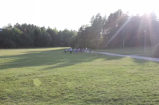 Anders Ejendal håller i löpträning för 08or & 09or inför Lilla Lidingöloppet den 30 september