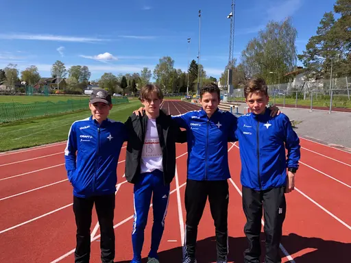 Sju IFKare gjorde utomhusårsdebut på 800m när Hässelby SK anordnade ett inbjudningslopp. Bilder: Micke Johansson, Staffan Östlund, Janne Åkerblom