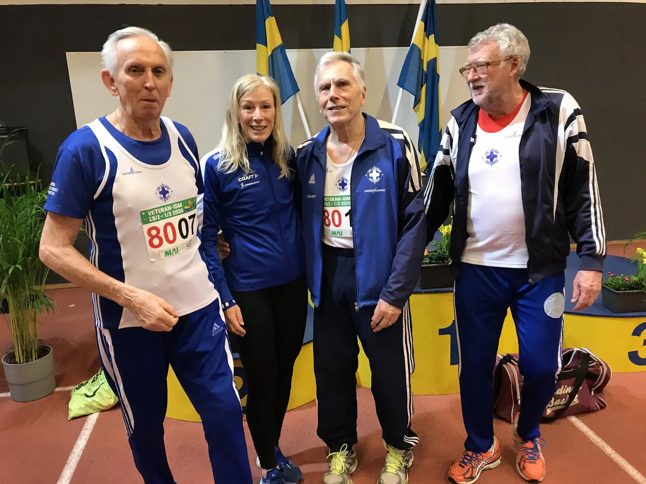 Ingvar, Annica och Anthony tog IFKs fyra guld första veteran-SM-dagen. Kjell var sexa och sjua.