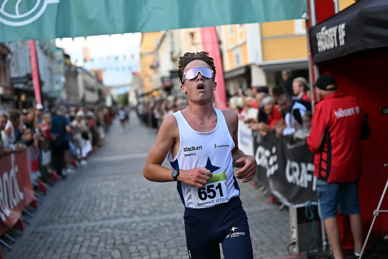 I Kalmarmilen var Sebbe femma på 29:51. I dag i Hässelbyloppet var han först i mål på krosstiden 19:09. Foto från Kalmarmilen: DECA