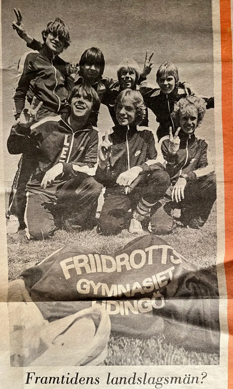 Friidrottsgymnasiet (Peter Gustafsson, Janne Åkerblom, Thomas Blomqvist, Kari Elfengren, Leif Nyrén, Tommy Frisk, Stefan Sundström) i samband med Visby stadslopp 1980. Foto: Gotlands Tidningar