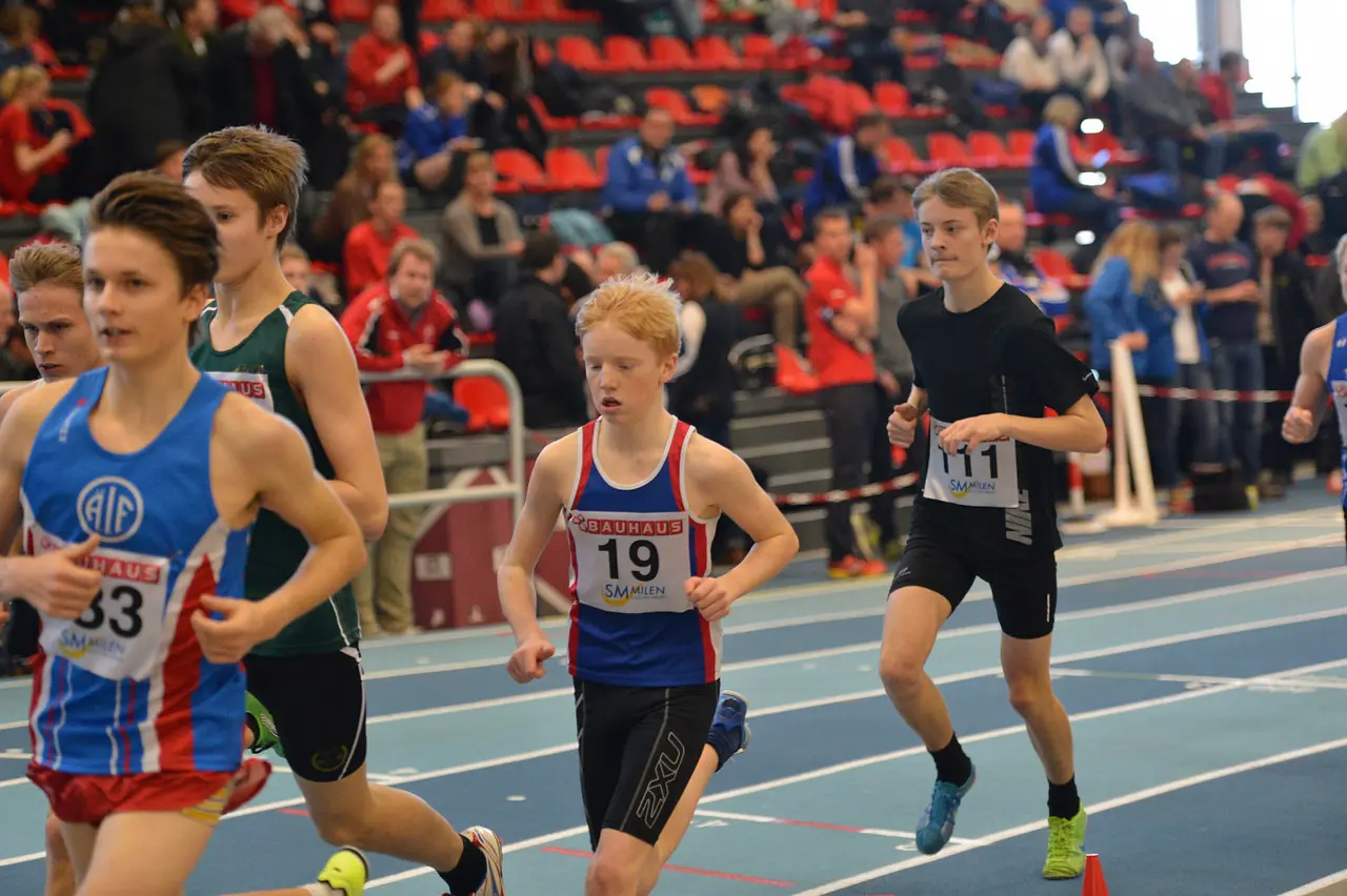 För sju år sedan missade Olof Silvander (då i Danderyds tävlingsdräkt) att ta en plats i finalen på IUSM 1000m P15 med 9 100delar. I dag sprang han under kvaltiden till sommarens U23EM. Foto DECA T&B