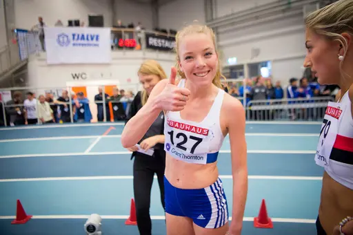 Anna Silvander är först att tävla av IFKarna. Fredrick Ekholm och de andra häckklipparna forsar fram 1.06,7 över löparbanorna på lördag. Foto DECA Text & Bild