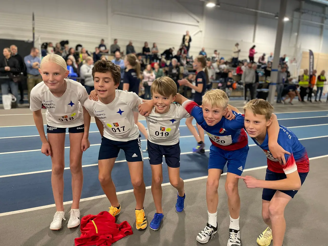 Från vänster: Alice Lindskog, Hugo Ahlstedt, Nils Lindvall, Hugo Swanström och August Waltré. Foto: Carl Lindskog