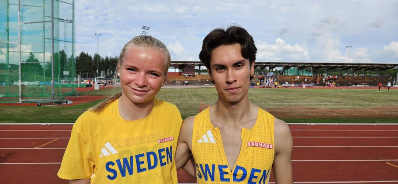 Sofia och Filip Olsson i lysande gula landslagsdresser under Nordiska juniorlandskampen. Foto: Lotta Hellstrand
