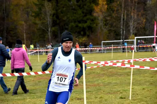 Riktigt bra insatser av IFKarna första dagen. På bilderna: Victor Björk, Julius Mördrup, Simon Sundström, Peter Lagerlöf, Alina Vuokila och Liv Berglöf, Estelle Strand. Foto: Janne Åkerblom