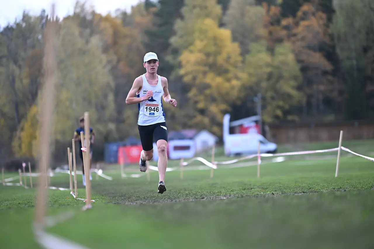 Efter de dubbla segrarna i Terräng-SM är Sebastian Lörstad uttagen representera Sverige och landslaget i NM i Terräng. Foto: DECA