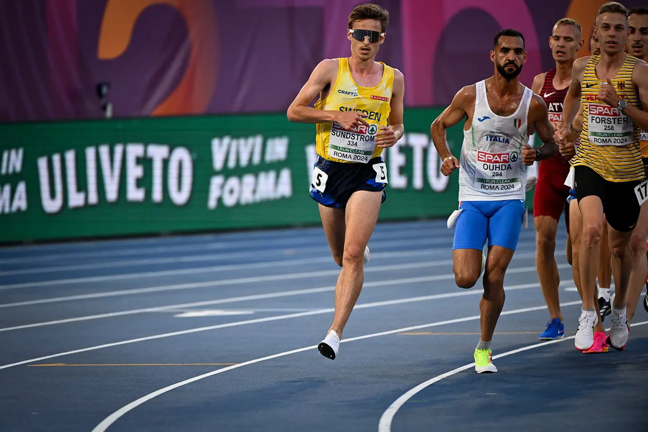 Simons andra EM-lopp var 10 000 meter långt. I B-finalen var han sjua på karriärens näst bästa tid. Foto: DECA