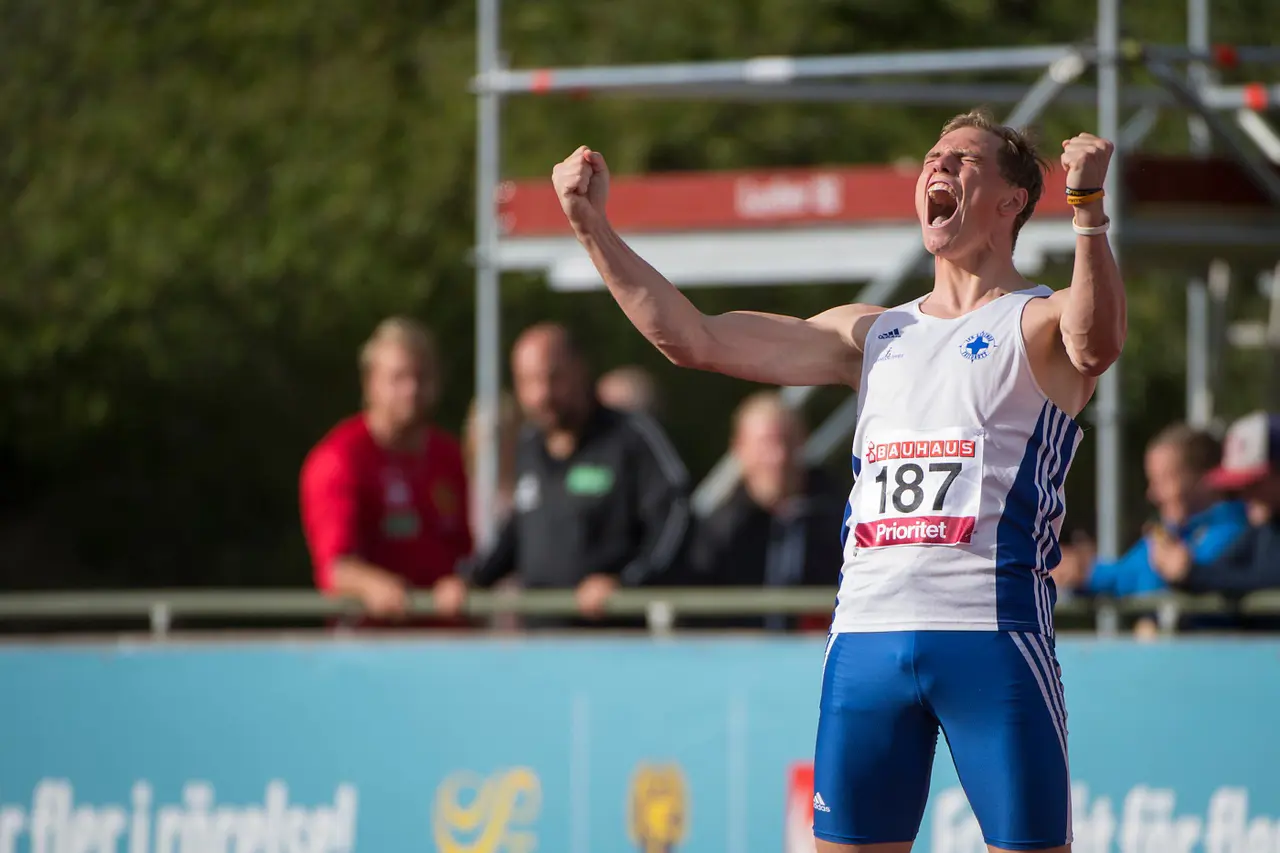 För snart fyra år sedan blev Fredrick Ekholm så här glad när han tog hem SM-guldet på 110m häck i Eskilstuna. Foto DECA