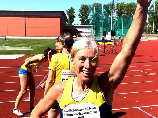 Guldtöser och ett stavcoachbrons. Foto: Janne Åkerblom