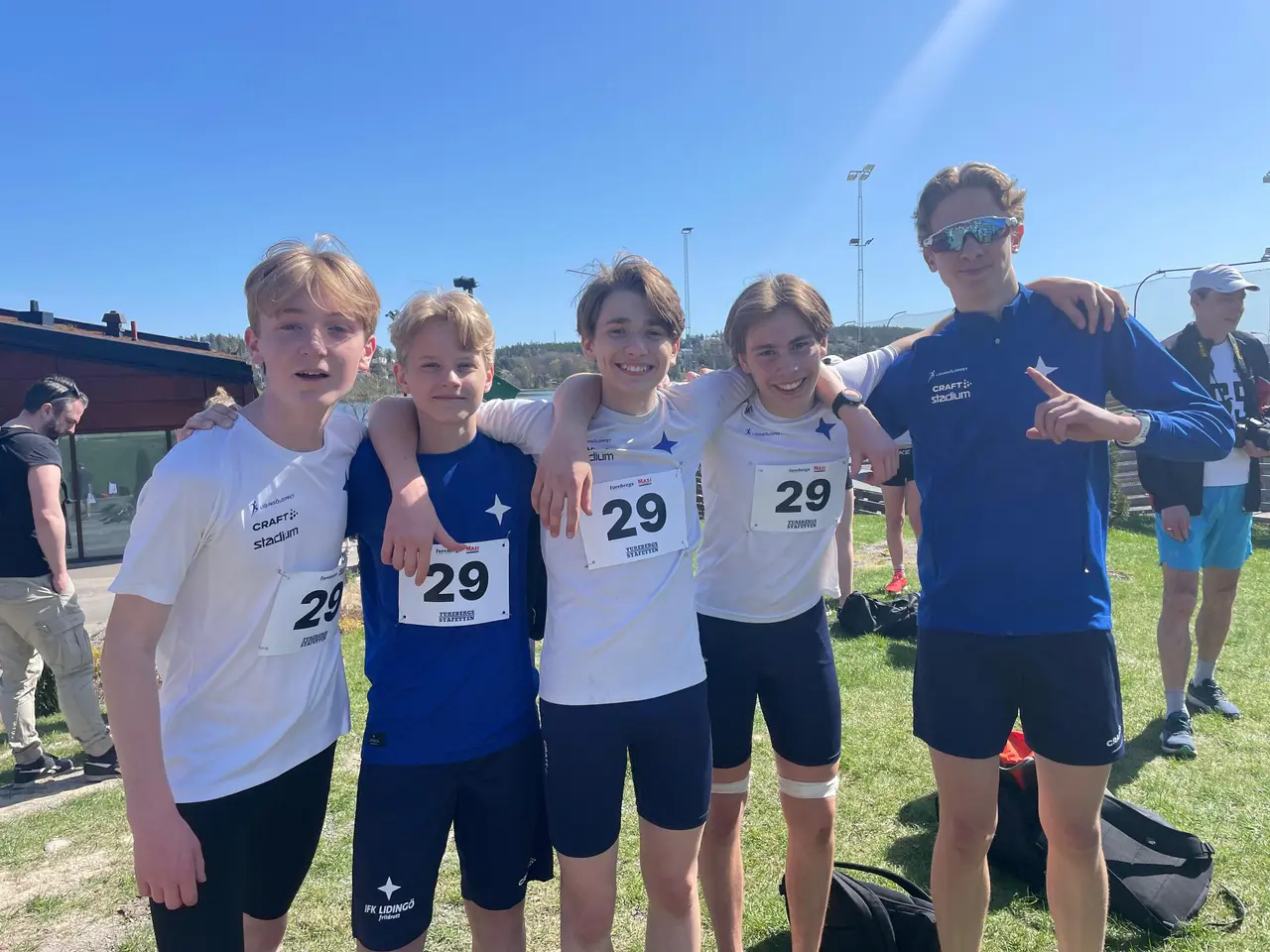 Samuel, Jeppe, Luca, Oskar och Love kan titulera sig Turebergsstafettssegrare 2024. Foto: Daniel Nilsson