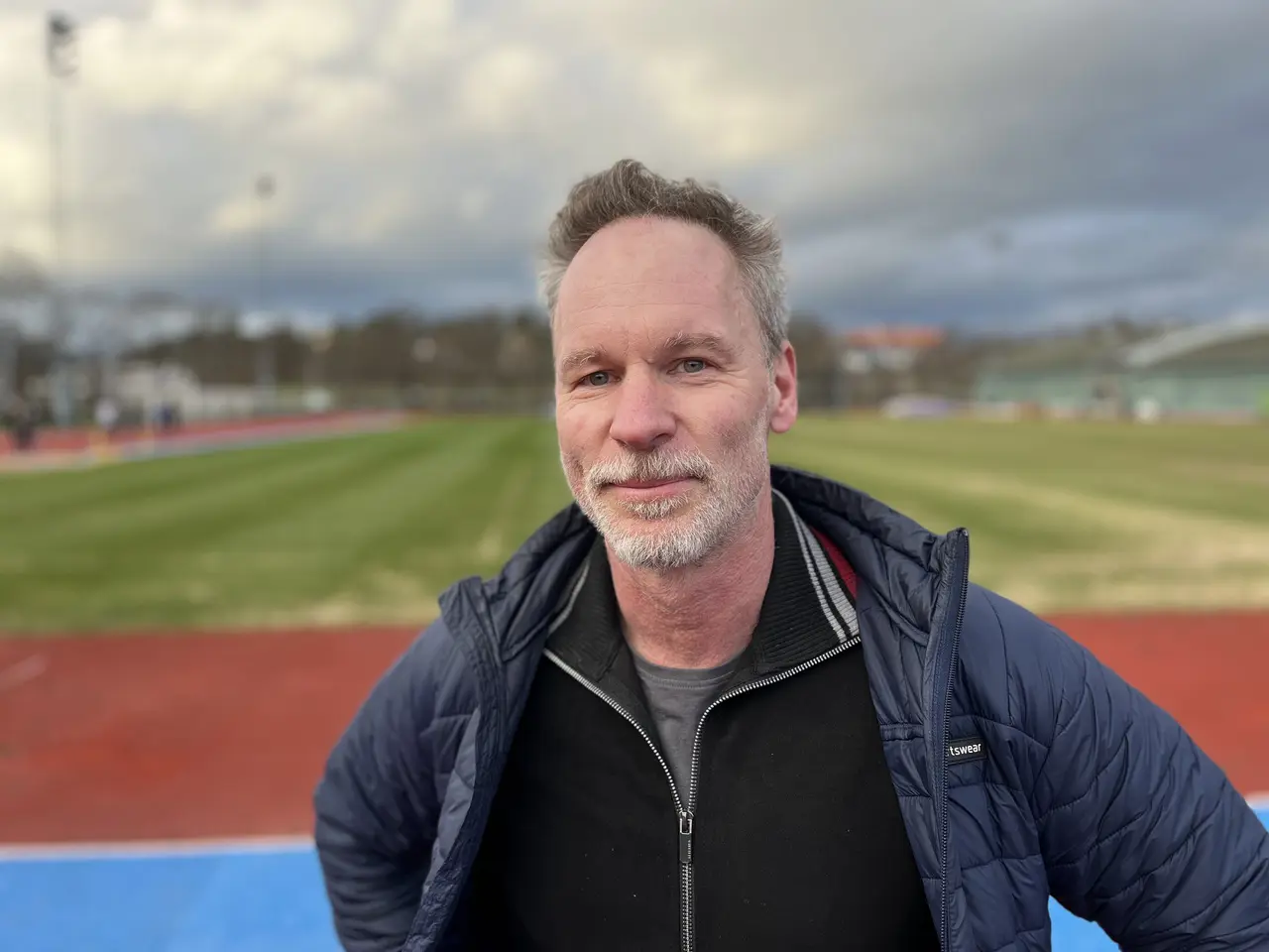 Bruno Boric är ny tränare i klubben. Han bor i Tyresö, men är tränare på Lidingövallen någon gång i veckan. Foto: Janne Åkerblom