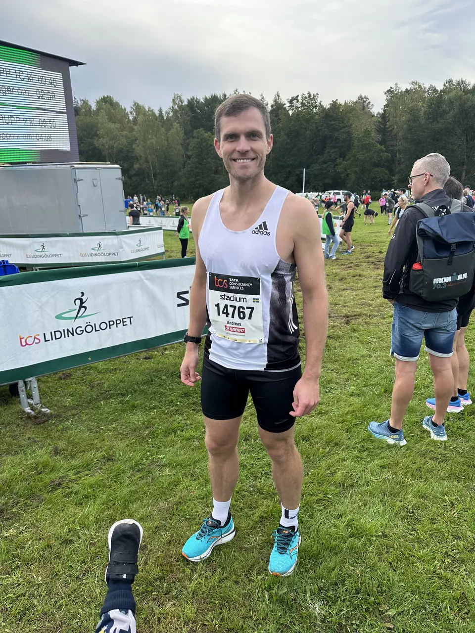 För fyra år sedan var Andreas med startnr 14767 och med efternamnet Otterling kransmas på TCS Lidingöloppet. I år nådde han målet att springa 15 km-loppet under 1:15. Foto: Malin Otterling Marmbrandt