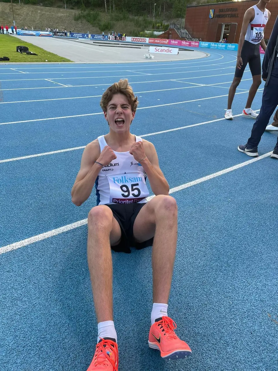 Kalle Ottfalk vann sitt heat på 1500m i FGP Sollentuna på nytt klubbrekord och en av de bättre svenska P16-tiderna på länge. Foto: Ingela Ottfalk